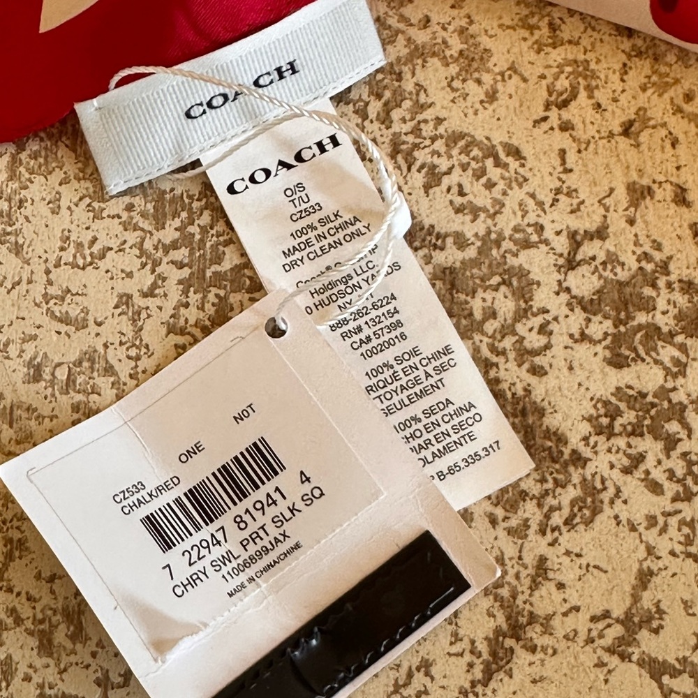 Coach - Picture 16 of 16